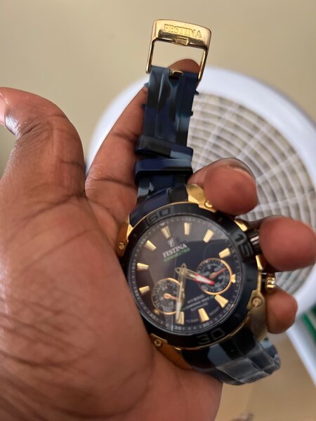 Festina connected
