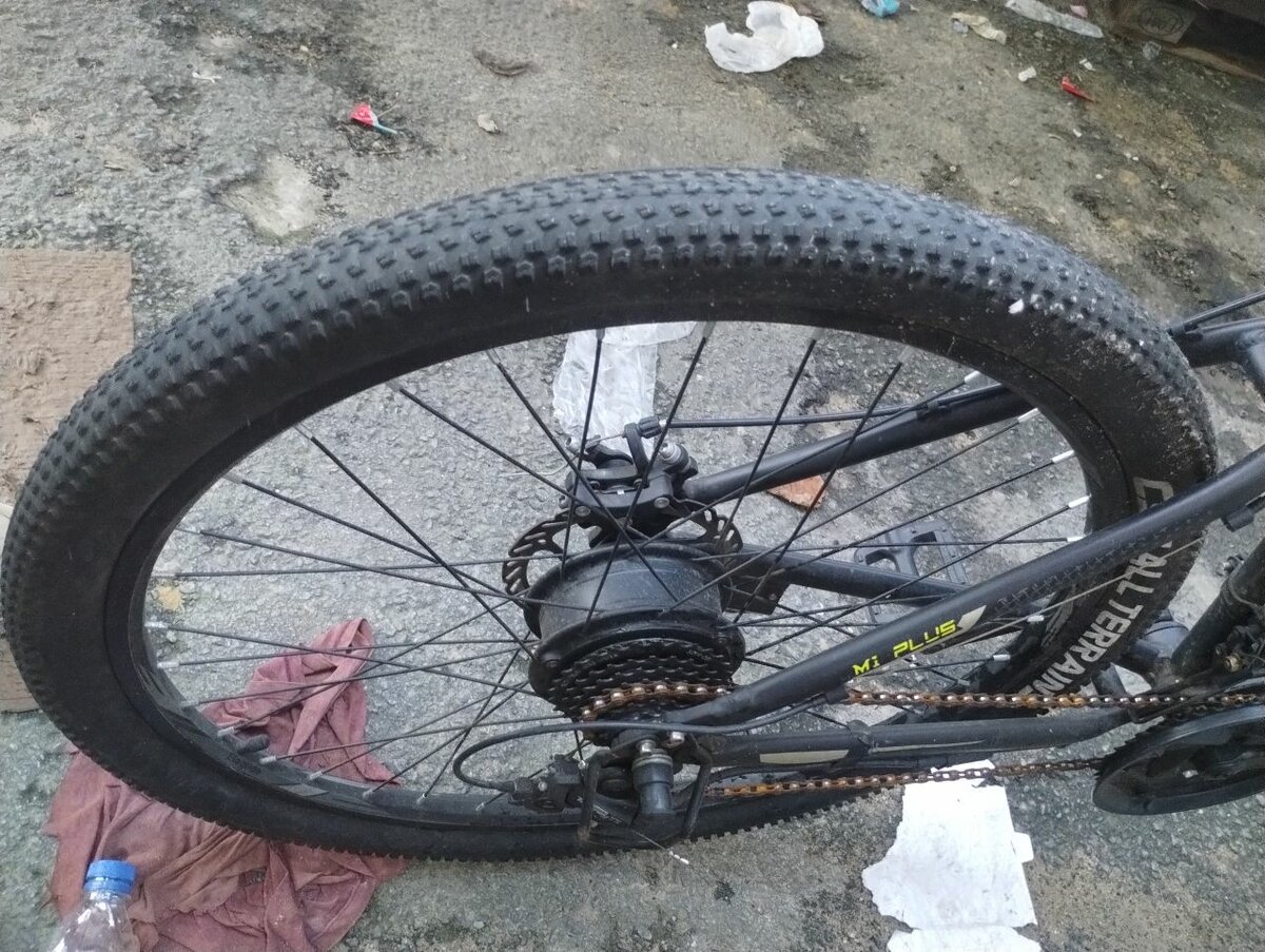 VÉLO VTT ÉLECTRIQUE 27.5POUCES