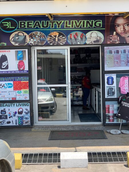 BEAUTY LIVING 