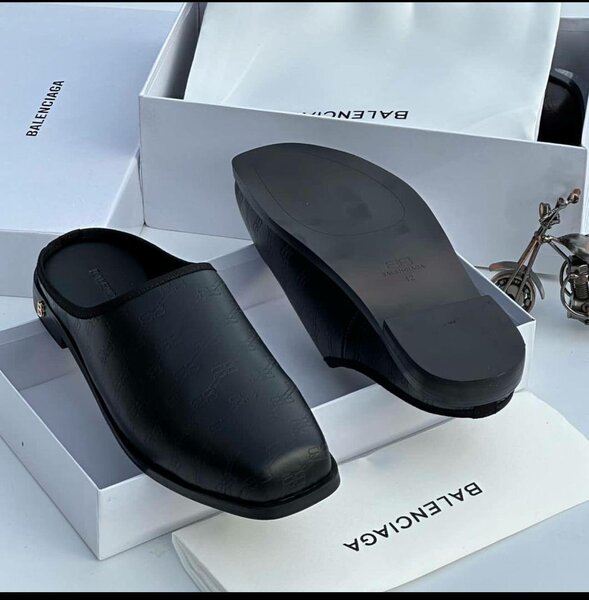 Quality half shoes