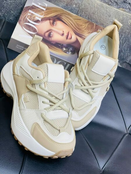 LADIES' SNEAKERS