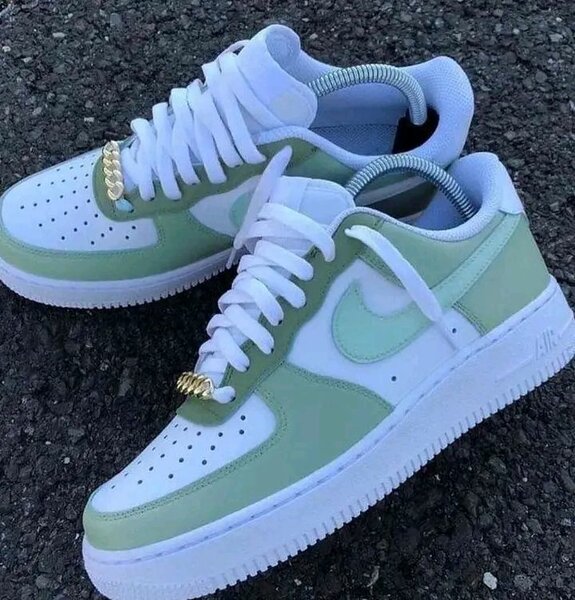 Sneaker
