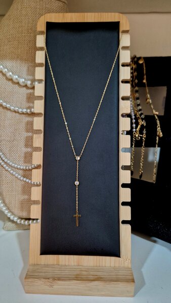 Collier pendentif croix élégant