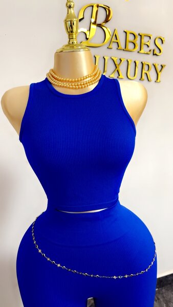 Seamless two pieces