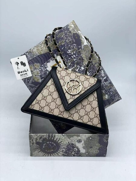 Ladies hand bag