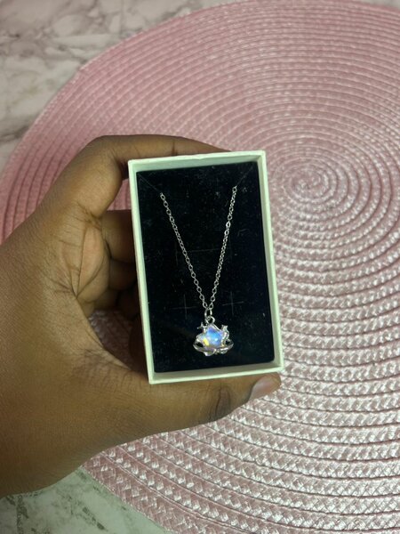 Collier pendentif cristal