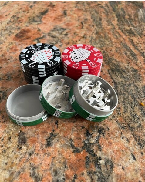 Tobacco grinder