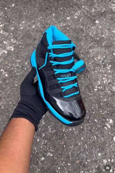 AIR JORDAN 11