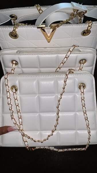 Medium handbags