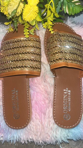 Chic sandales
