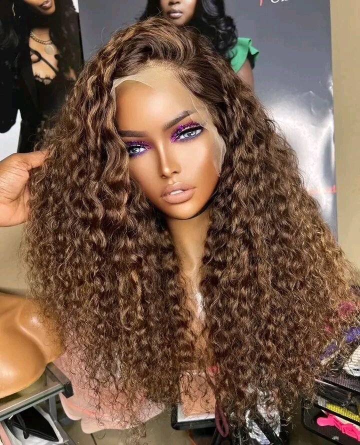 Curly wig