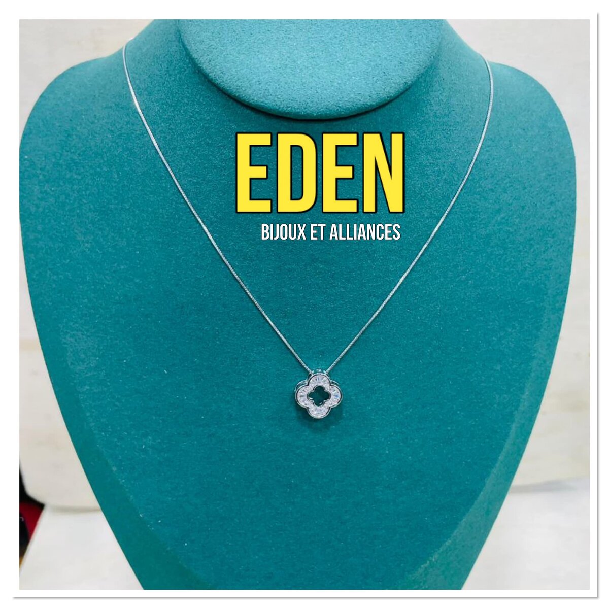 Chaîne plaquée or avec pendentif 