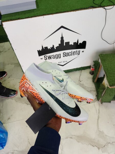 Air zoom Nike boots