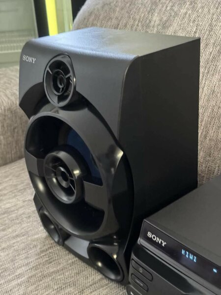 Sony. R3500