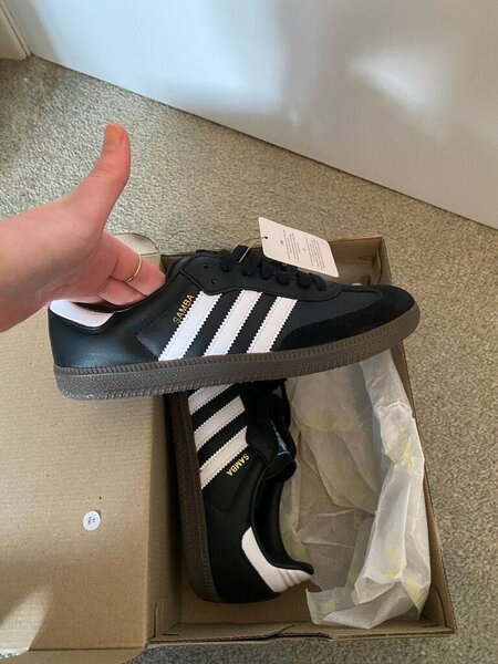 Sneakers