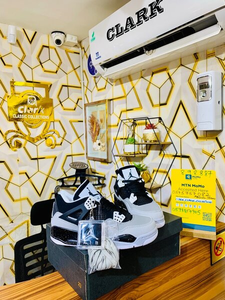 Jordan 4