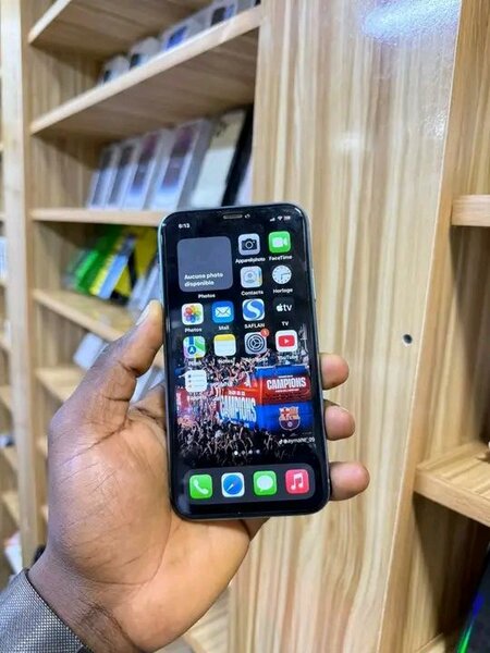 iPhone XR Bleu 64Go Débloqué