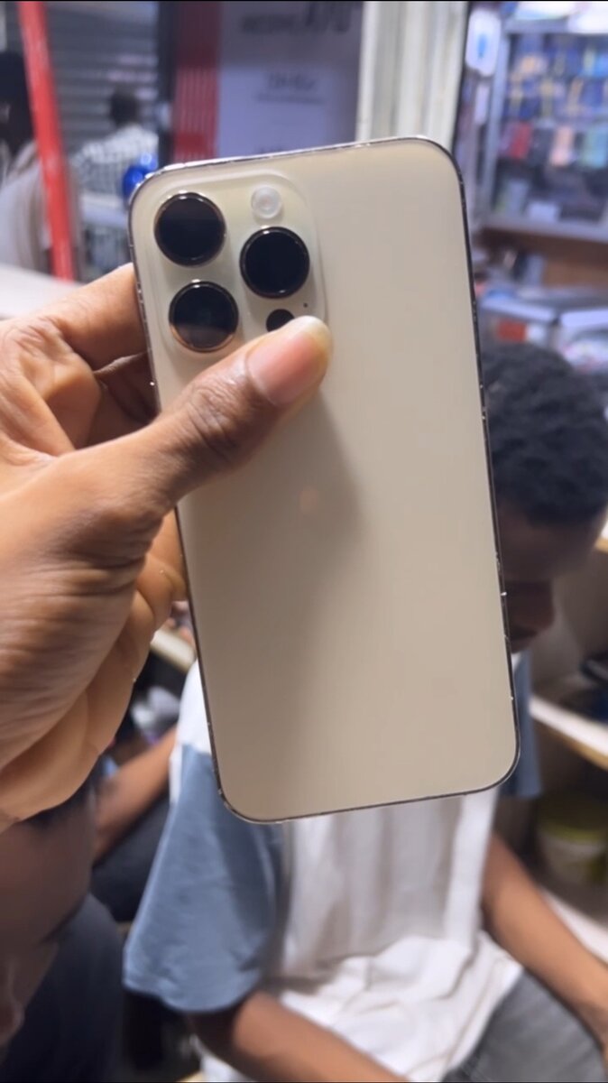 Dos iPhone 14promax