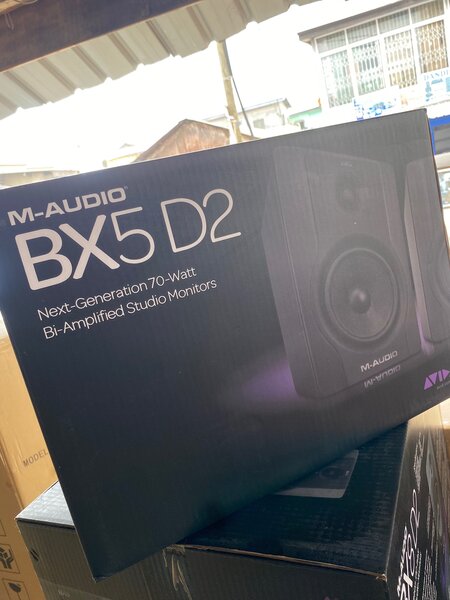 Studio Monitor