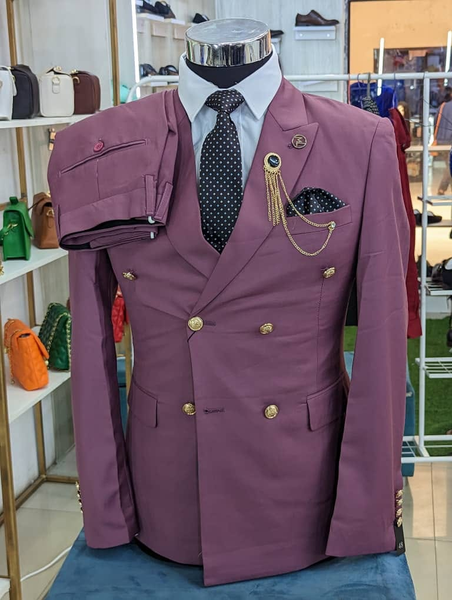 Suit rouge