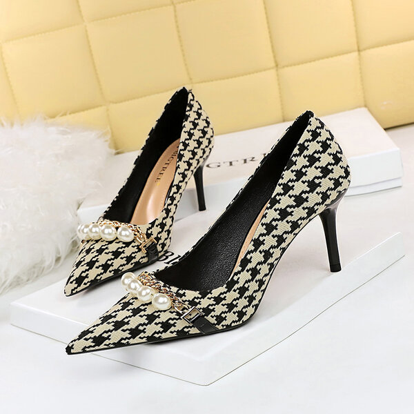 Ladies shoe