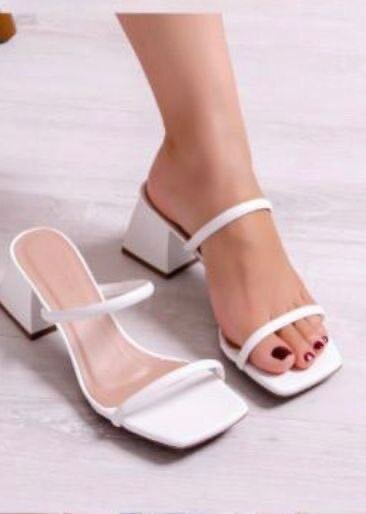 Flat heels