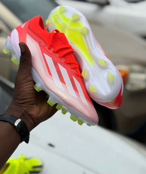 Chic paire de foot