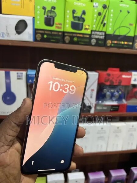 iPhone 12