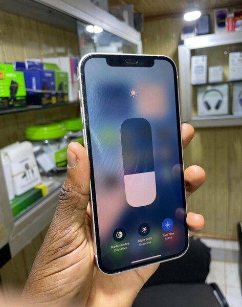 iPhone blanc 64Go