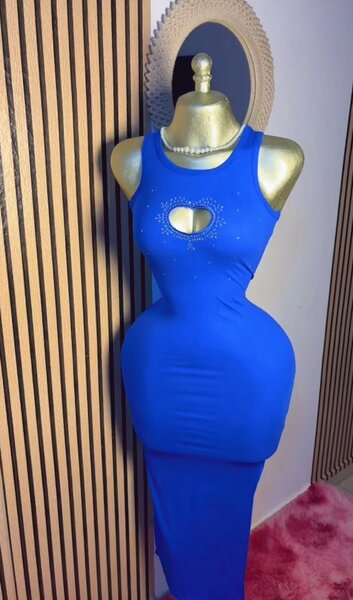 Robe moulante bleue élégante
