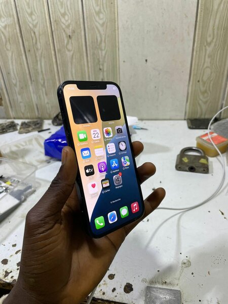 IPhone 12 Deuxièmement main
