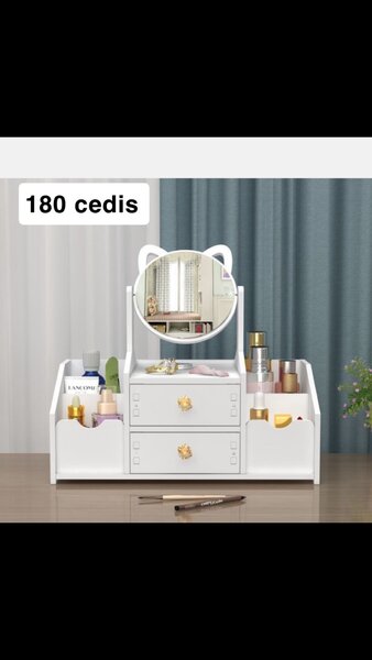 Cosmetic organiser