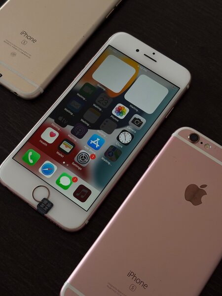 Pre-owned iPhone 6s