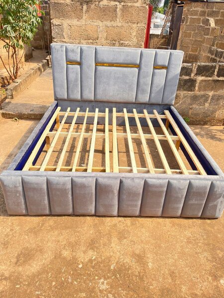 Queen size bed