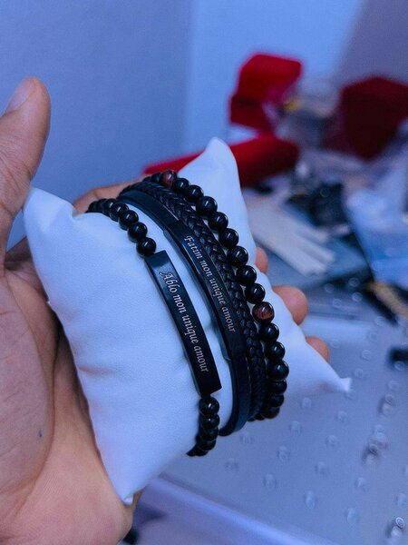 Bracelet en cuir et perles