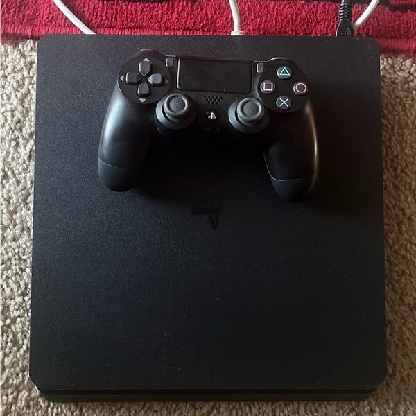 Play station 4slim