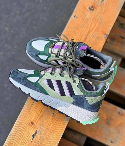 ADIDAS Sneakers
