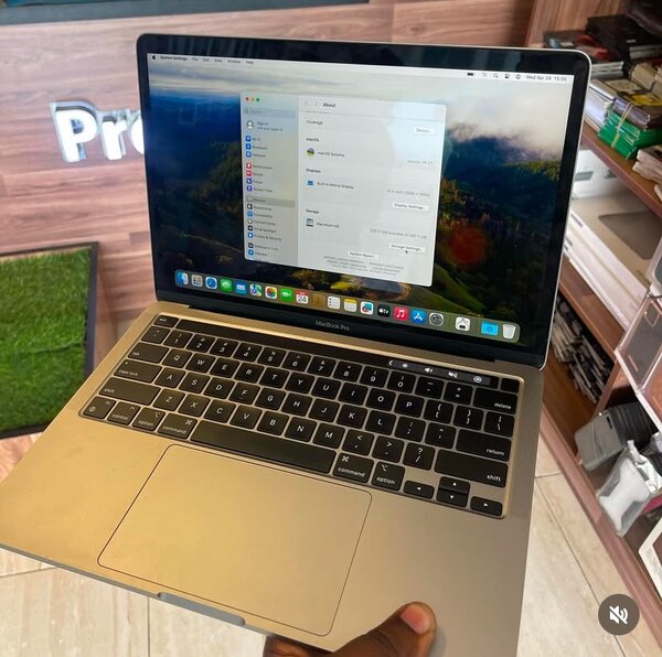 Used 2022 MacBook Pro M2 8G 256SSD