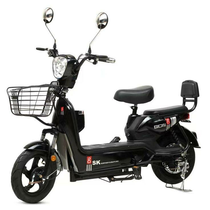 Scooter électrique urbain compact