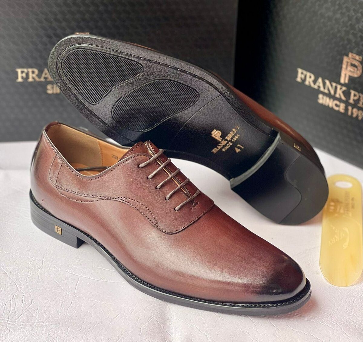 Mens classic shoe