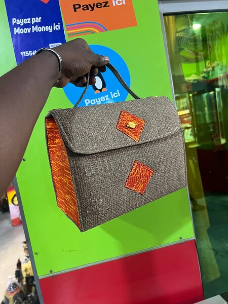 Sacs à mains avec chaines artisanat