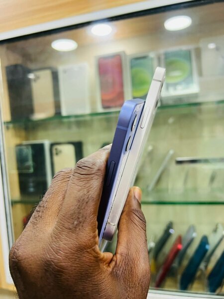 iPhone 12 simple casi neuf
