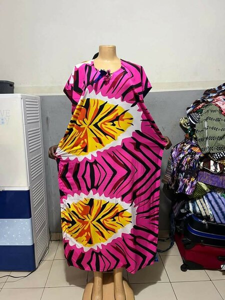Robe disponible a 7000fr