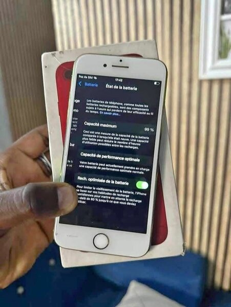 iPhone 8simple rouge 64GB