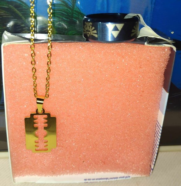Collier Lame de Rasoir