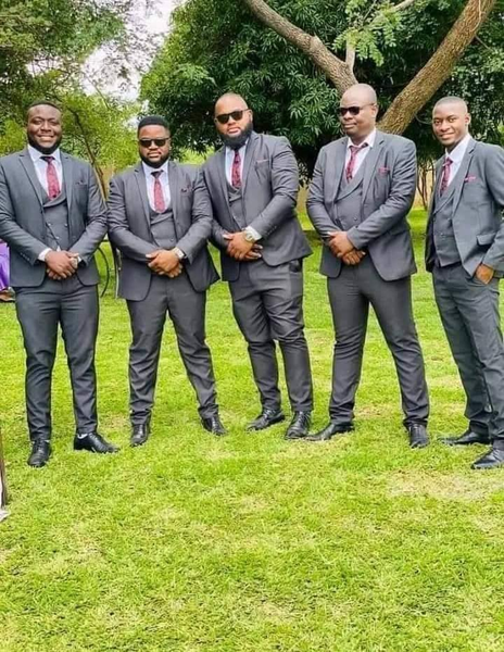Suit gris