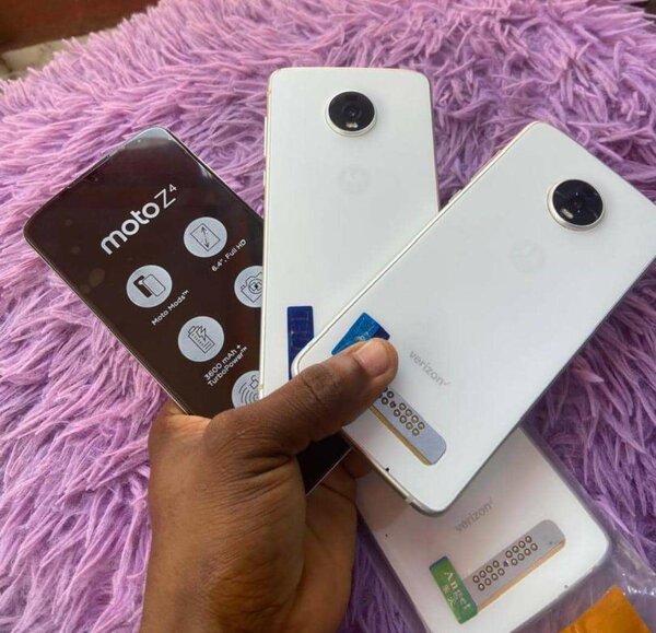 Motorola Z4