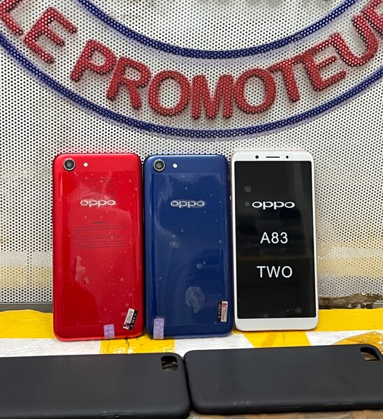 Smartphone Oppo A83 (128GB)