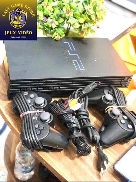 PS2 EDITION JET BLACK 20 JEUX + 2 MANETTES
