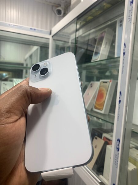 iPhone 15 simple
